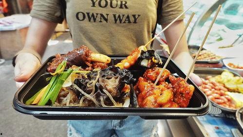 开局就失业:返乡途中卖盒饭,逆境中开启的盒饭生意传奇 第2张 开局就失业:返乡途中卖盒饭,逆境中开启的盒饭生意传奇 第2张